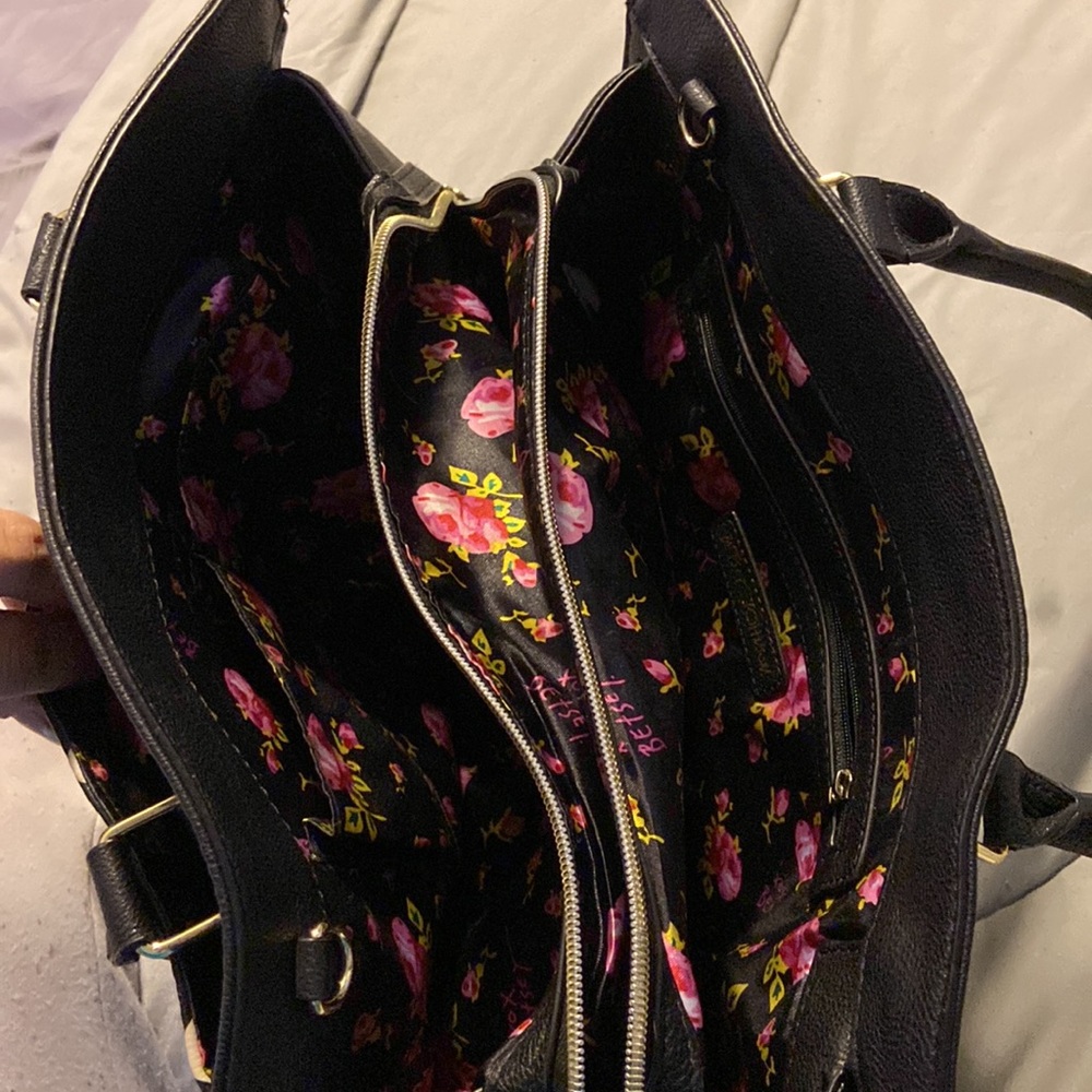 Handbag - Picture 2 of 2
